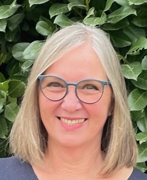 60+ Yoga mit Karin von 15:00 bis 16:15